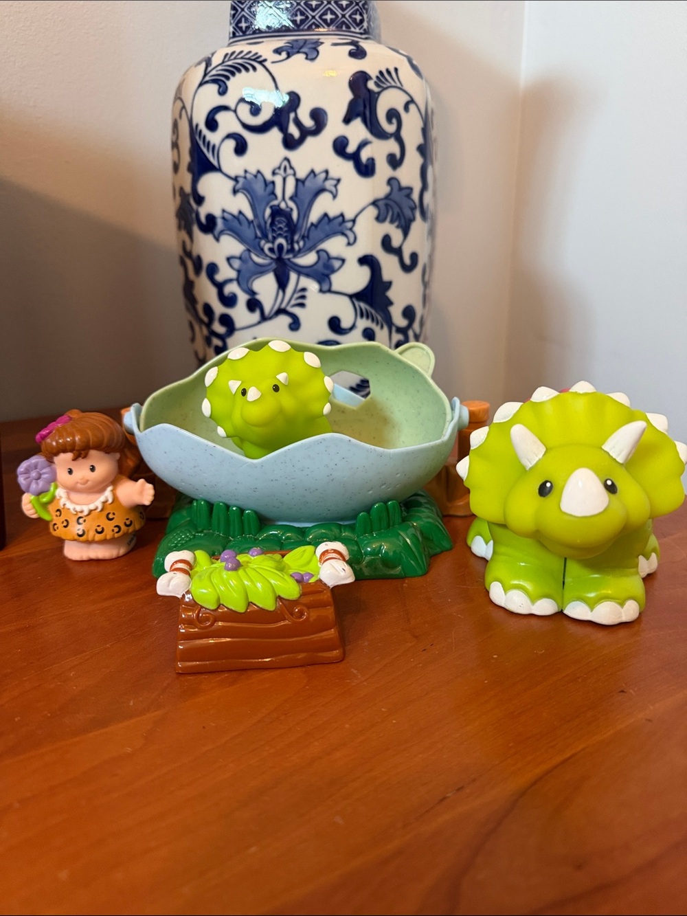 Vintage Fisher Price Little People 2005 Triceratops Dino Set Complete